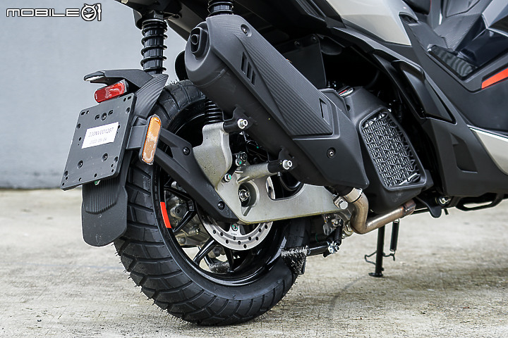 aprilia SR-GT 200 賽道試駕｜意外流暢的跨界歐風速可達