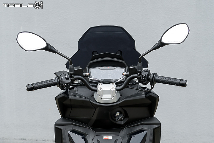 aprilia SR-GT 200 賽道試駕｜意外流暢的跨界歐風速可達