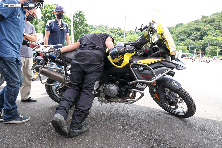 【採訪】BMW Motorrad On Road 安駕訓練 Level 1 平衡才能騎得順暢