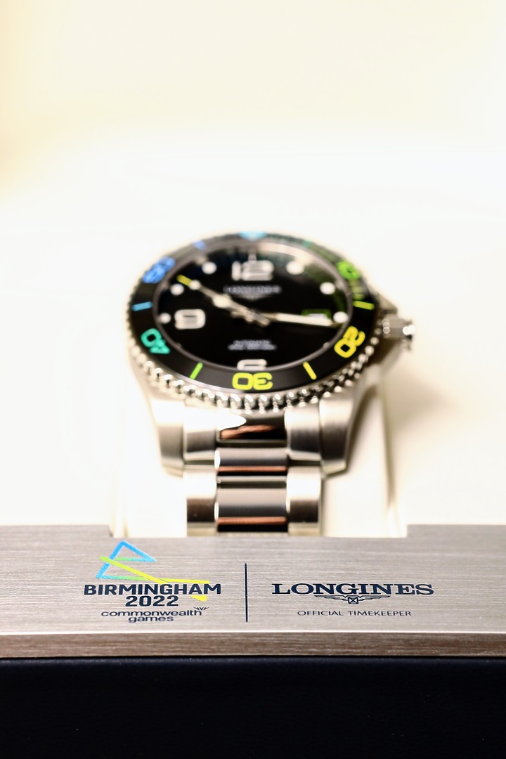 《LONGINES HydroConquest 大英國協運動會限量錶》爭分奪秒，五彩競色