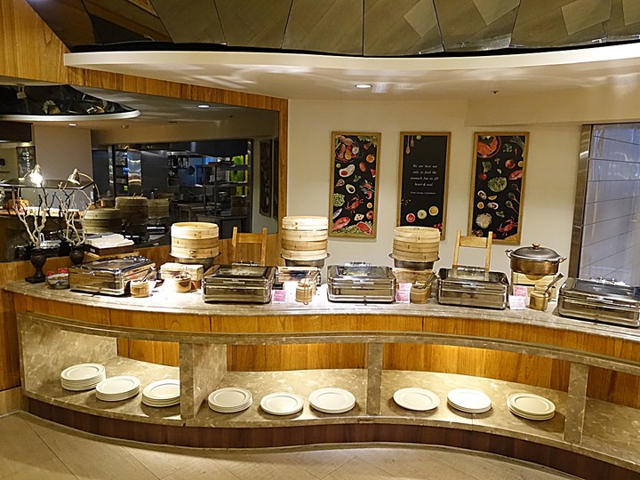 花蓮市 翰品酒店 — 充滿歡樂與童趣的親子飯店，泳池、宵夜、兒童專屬「歡樂森林」遊戲區，一應俱全