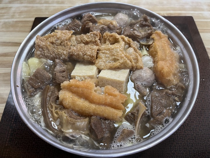 [食記] 源坐羊肉，台灣高雄岡山，香嫩好吃還會回甘的羊肉爐！