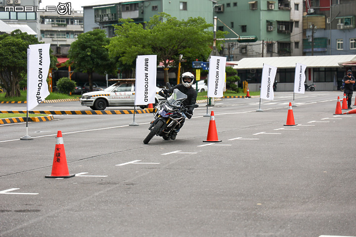 【採訪】BMW Motorrad On Road 安駕訓練 Level 1 平衡才能騎得順暢