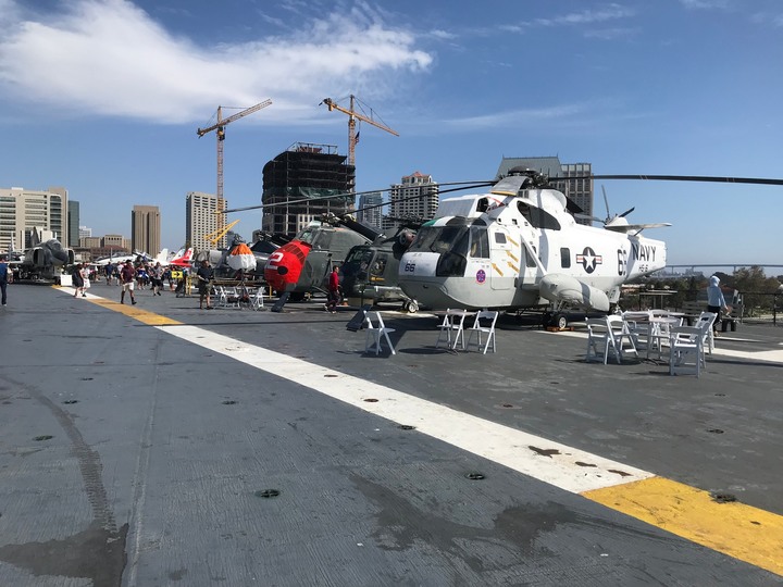 意外的阿湯哥航空母艦之旅