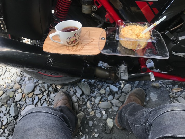 你有機車餐桌?