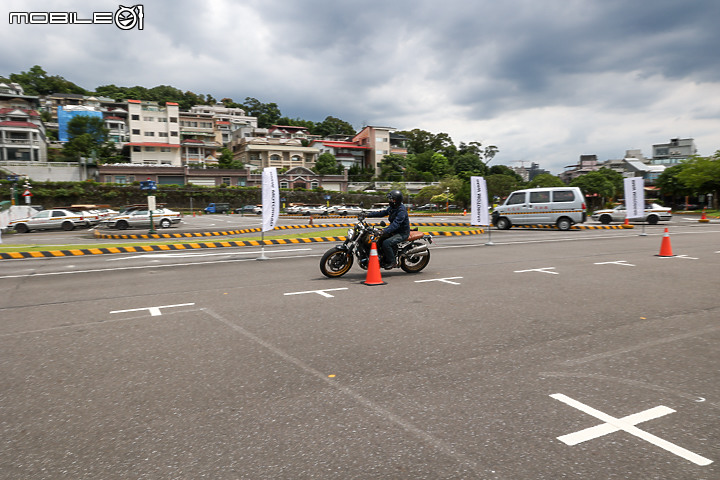 【採訪】BMW Motorrad On Road 安駕訓練 Level 1 平衡才能騎得順暢