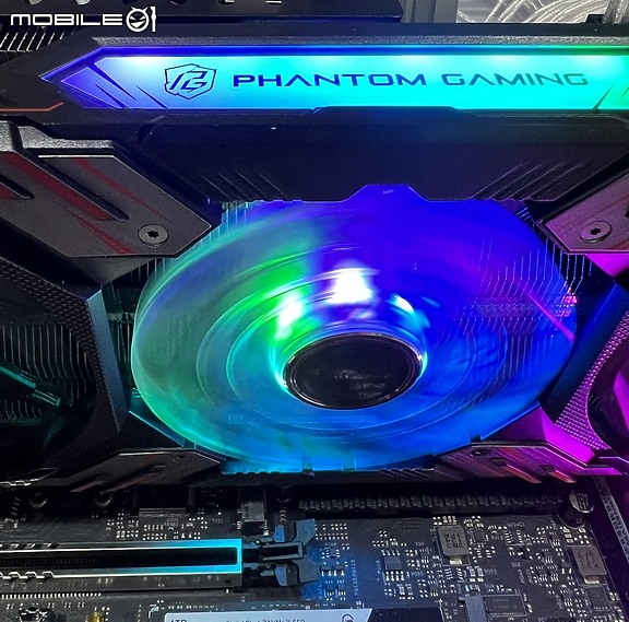 點我看大圖 電競風 1440P A卡中階者 6750 XT Phantom Gaming D 開箱