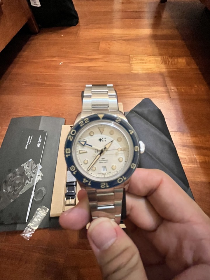 開箱囉 Christopher Ward C65 Aquitaine GMT