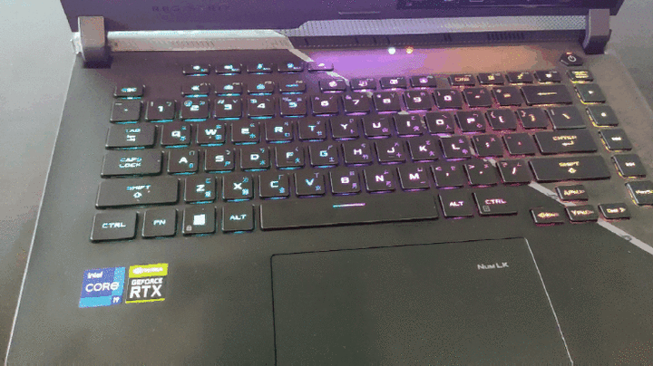 更小更快，ASUS ROG Strix SCAR 15 G533ZW 電競筆電開箱測試