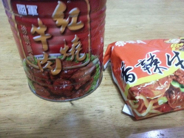 點我看大圖 國軍罐頭你們吃過多少呢?