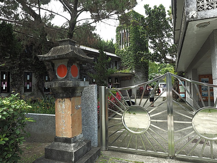 新城神社舊址|天主堂 + 新城照相館 — 相信有一種緣份是老建築的召喚與安排,得以一次同遊