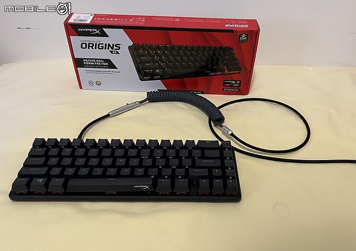 點我看大圖 小體積帶著走 HyperX Alloy Origins 65 紅軸開箱