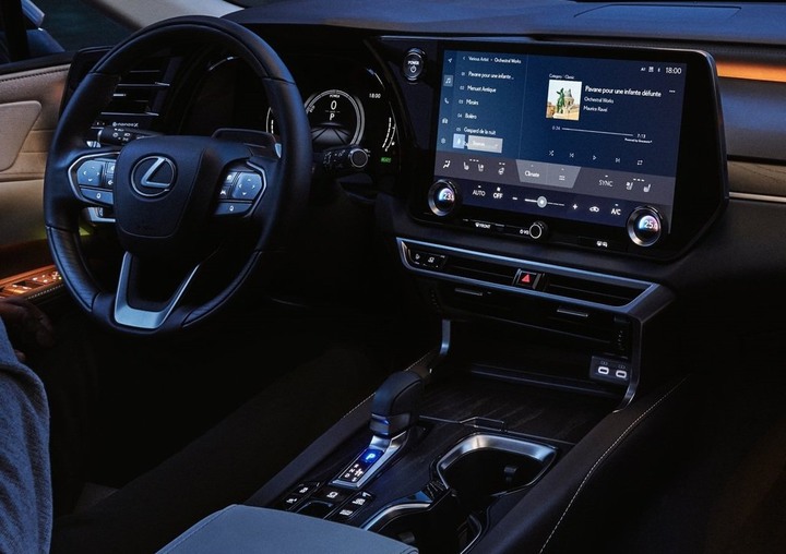 Lexus RX大改款加入2.4T油電新動力 預計2022年底上市