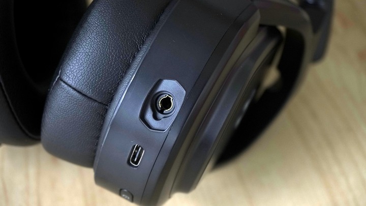 【開箱】朋友的新無線耳機! TT 幻銀 ARGENT H5 RGB 無線電競耳機簡單開箱