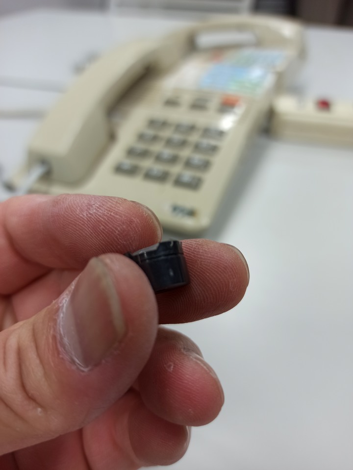 請問主機板上的這個東西是什麼？