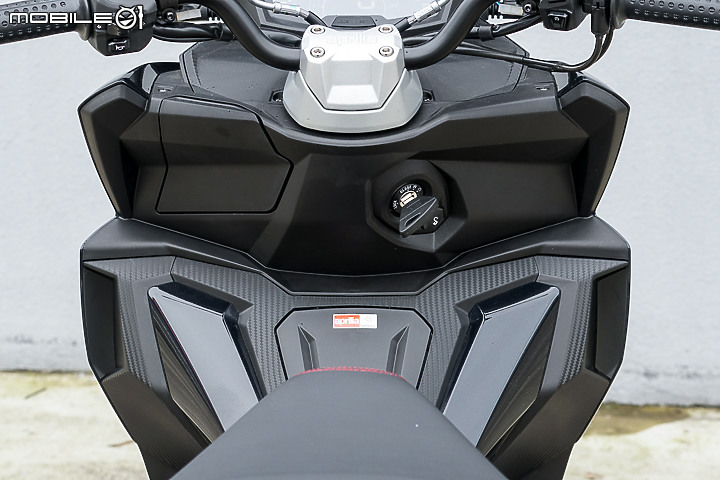 aprilia SR-GT 200 賽道試駕｜意外流暢的跨界歐風速可達