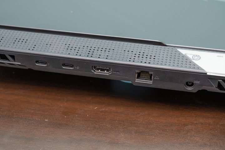 更小更快，ASUS ROG Strix SCAR 15 G533ZW 電競筆電開箱測試