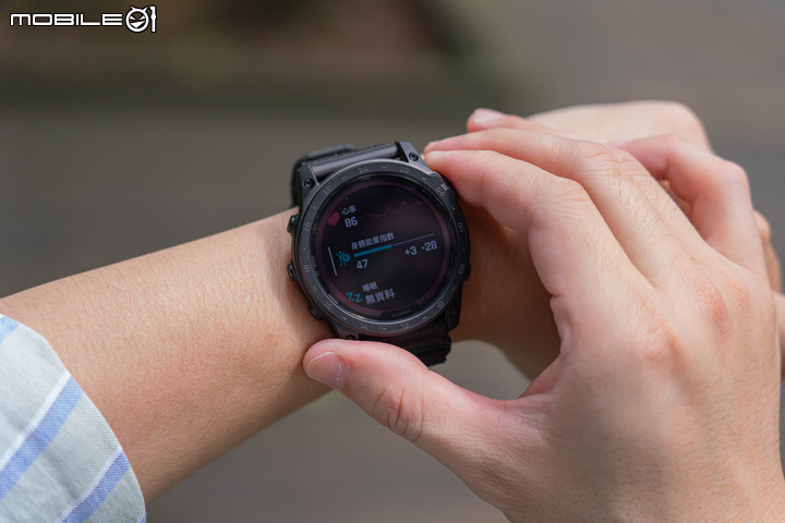 Garmin TACTIX 7 PRO 太陽能軍用戰術錶開箱分享｜旗艦戶外、唯我獨尊！