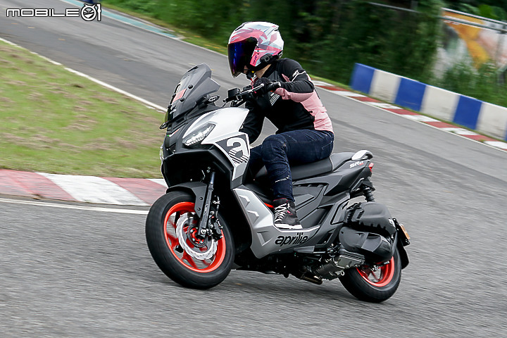 aprilia SR-GT 200 賽道試駕|意外流暢的跨界歐風速可達