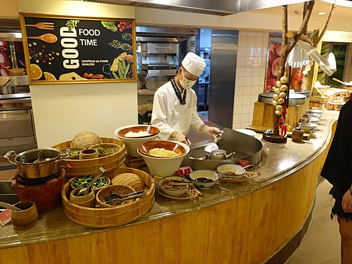 花蓮市 翰品酒店 — 充滿歡樂與童趣的親子飯店，泳池、宵夜、兒童專屬「歡樂森林」遊戲區，一應俱全