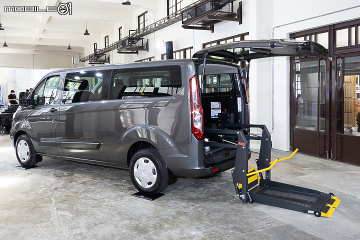 【採訪】Ford 22 年式旅行家 Tourneo Custom「九人座 Kombi」搶先亮相，129.9 萬元切入入門商旅級距！