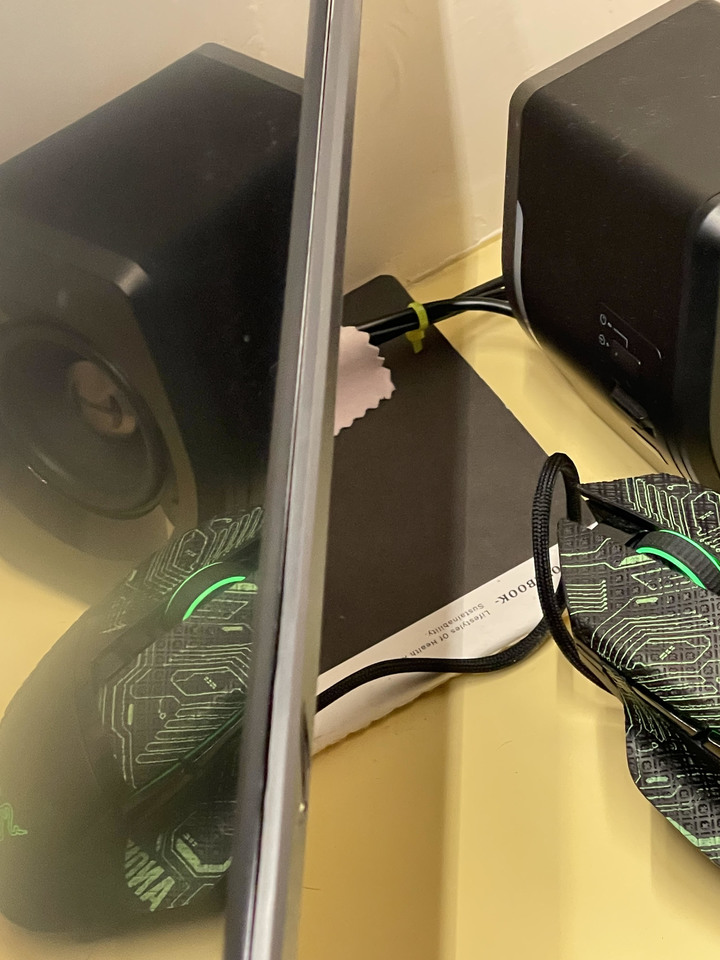 ROG PG32UQ的小問題~~