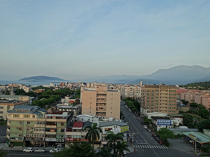 花蓮市 翰品酒店 — 充滿歡樂與童趣的親子飯店，泳池、宵夜、兒童專屬「歡樂森林」遊戲區，一應俱全
