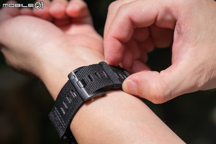 Garmin TACTIX 7 PRO 太陽能軍用戰術錶開箱分享|旗艦戶外、唯我獨尊!