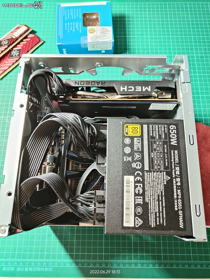 點我看大圖 華擎 DeskMeet B660 小主機 開箱 圖多