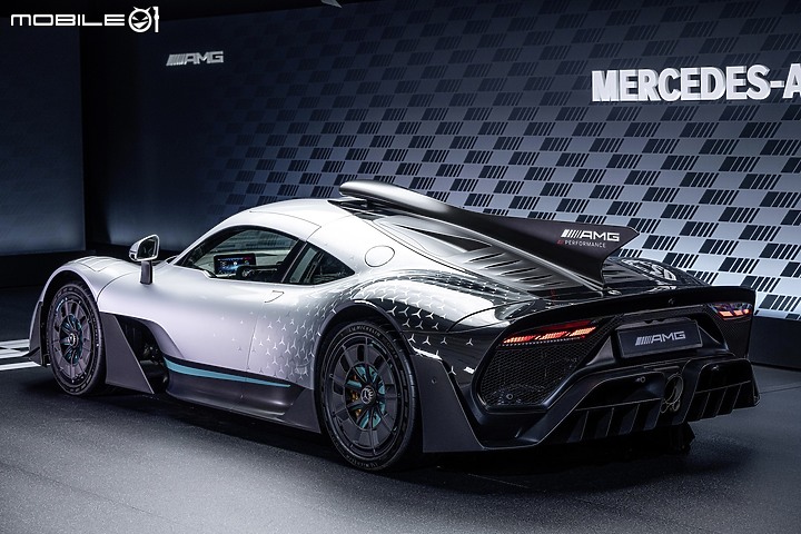 【海外新訊】Mercedes-AMG ONE 正式亮相,最大綜效輸出 1063hp 的公路 F1 賽車!