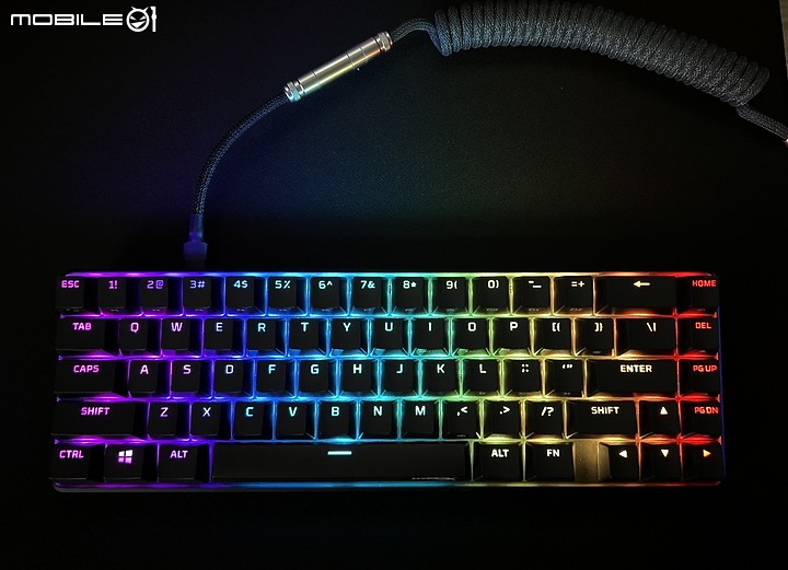點我看大圖 小體積帶著走 HyperX Alloy Origins 65 紅軸開箱