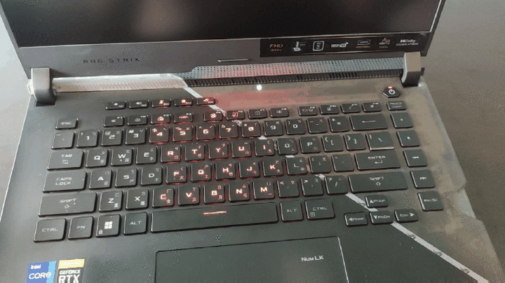 更小更快，ASUS ROG Strix SCAR 15 G533ZW 電競筆電開箱測試