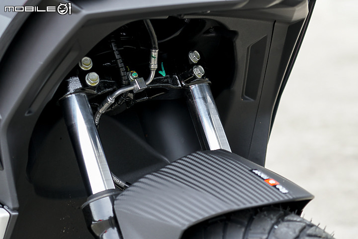 aprilia SR-GT 200 賽道試駕｜意外流暢的跨界歐風速可達