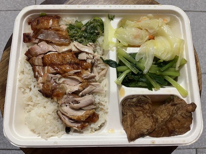 [食記] 雞御海南雞飯，台灣新北新莊，軟嫩滑溜海南雞配上香米飯！