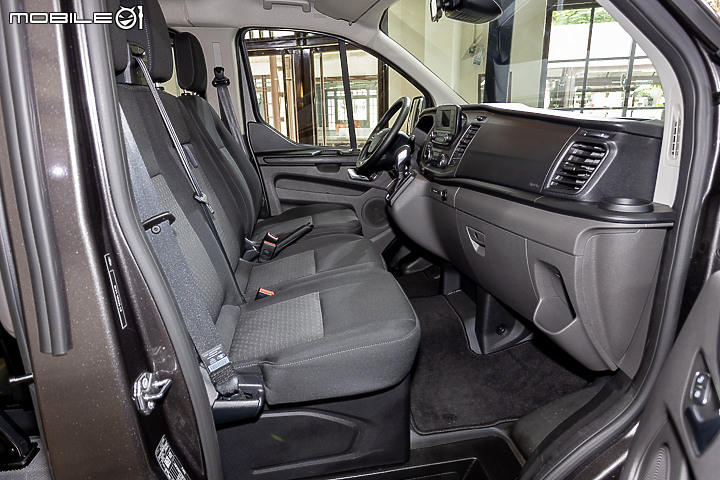 【採訪】Ford 22 年式旅行家 Tourneo Custom「九人座 Kombi」搶先亮相，129.9 萬元切入入門商旅級距！