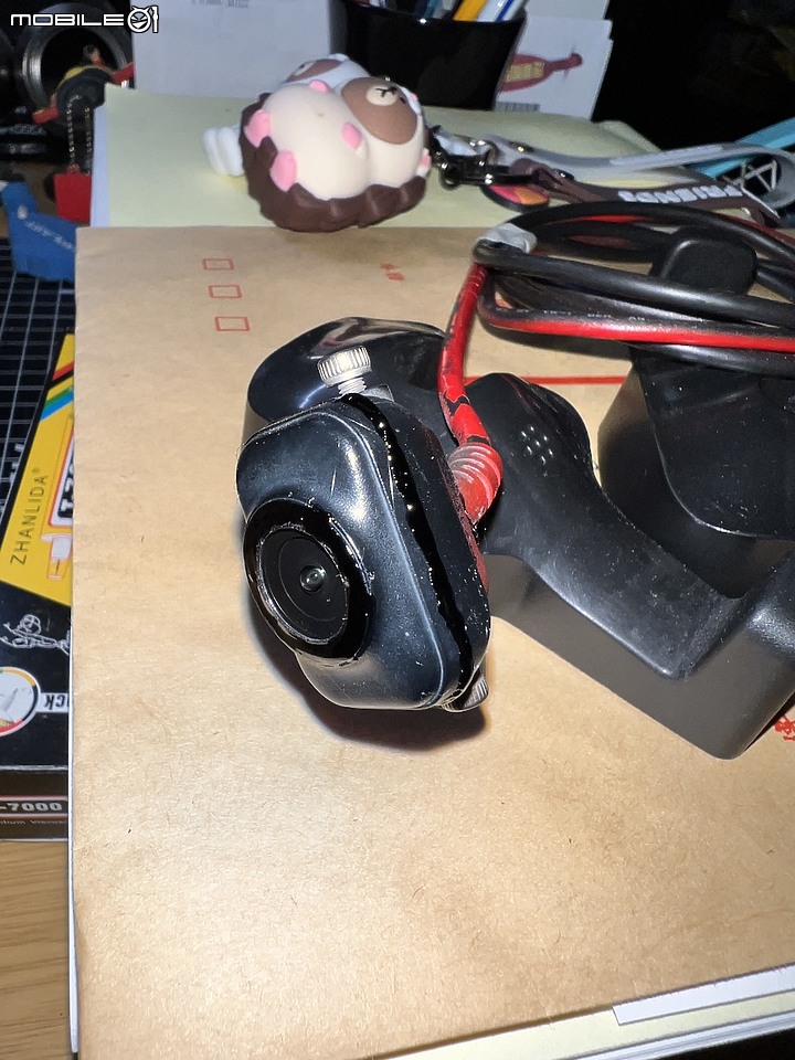 點我看大圖 Garmin GRVC35 無線倒車鏡頭滲水後修復心得分享