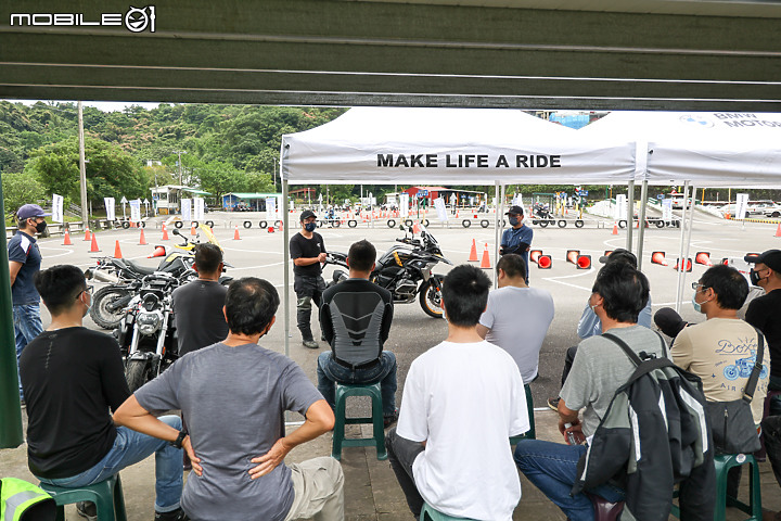 【採訪】BMW Motorrad On Road 安駕訓練 Level 1 平衡才能騎得順暢