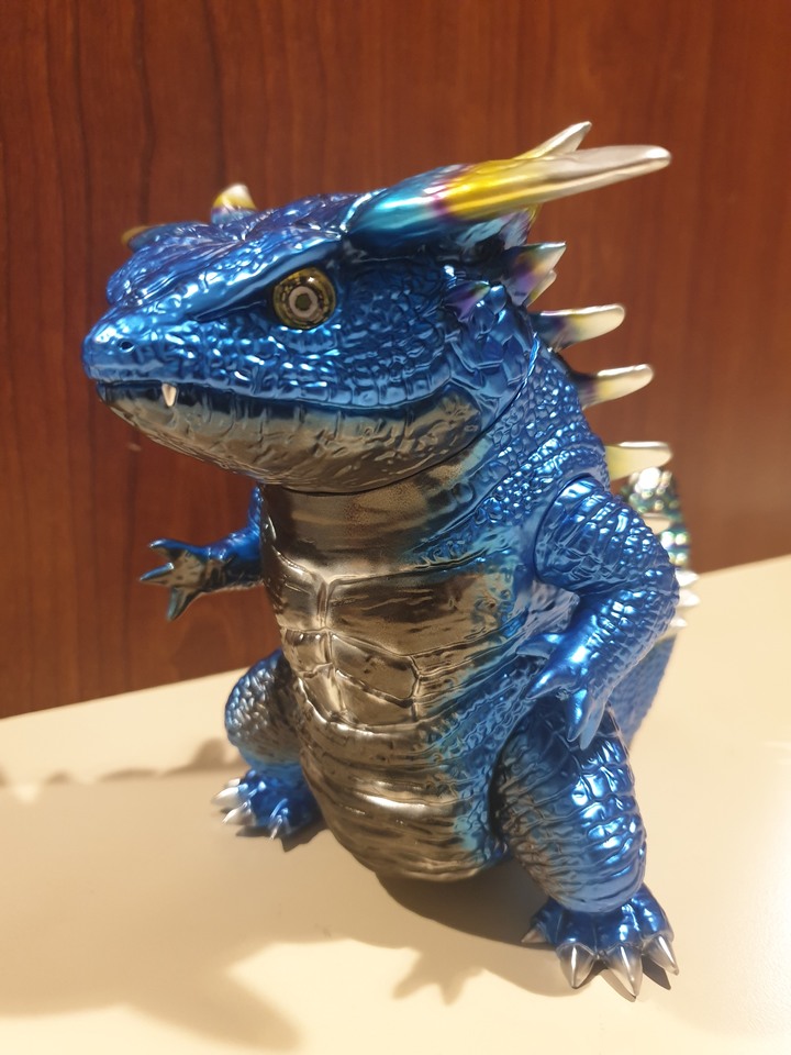開箱!設計師玩具 台北國際玩具創作大展 TTF限定配色 IN TOY 蠑螈超獸 疾速VER+ 沼綠VER ^^