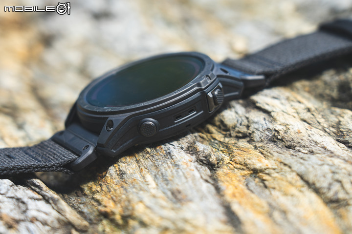 Garmin TACTIX 7 PRO 太陽能軍用戰術錶開箱分享｜旗艦戶外、唯我獨尊！