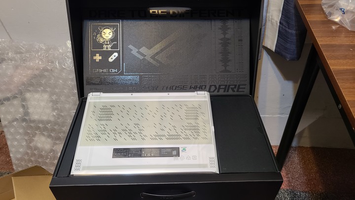 點我看大圖 (※更換網卡) ASUS G14 2022 月光白開箱 日規GA402RK-R76RX6800SWL