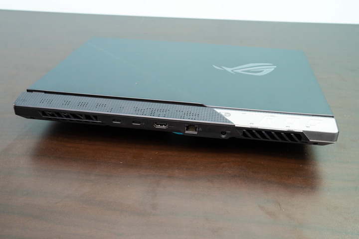 更小更快，ASUS ROG Strix SCAR 15 G533ZW 電競筆電開箱測試