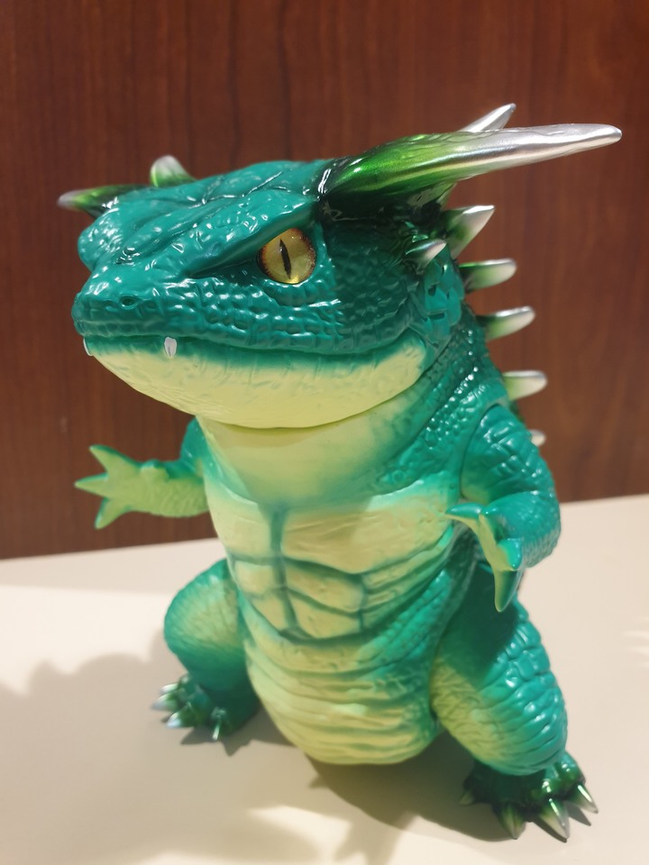 開箱!設計師玩具 台北國際玩具創作大展 TTF限定配色 IN TOY 蠑螈超獸 疾速VER+ 沼綠VER ^^