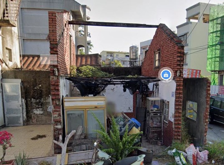 鄰居的鄰居 門口有一個站台式變電箱 可以叫台電 遷移嗎