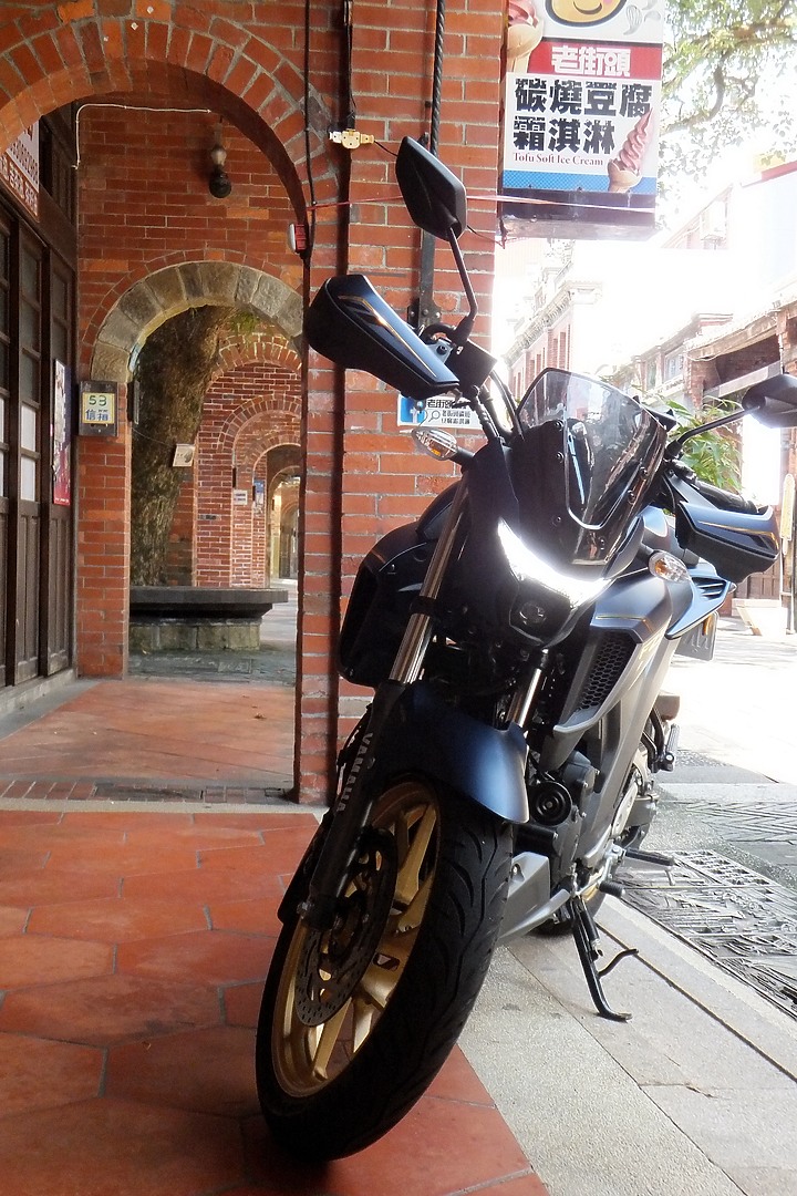 Yamaha FZS25開箱~大叔的出走日記