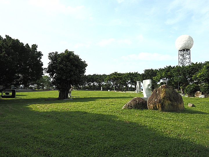 花蓮市 花蓮港鳥踏石公園｜海軍殉難四戰士紀念碑｜石雕公園 — 大清早到花蓮港邊大口深呼吸 — 翰品酒店「大口深呼吸」活動