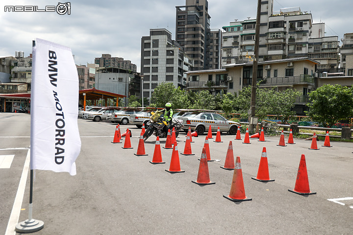 【採訪】BMW Motorrad On Road 安駕訓練 Level 1 平衡才能騎得順暢