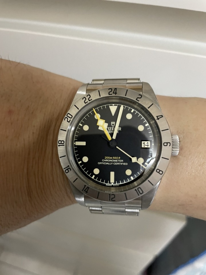 TUDOR Black Bay Pro 不專業開箱(文長圖少)....補上鍊帶照