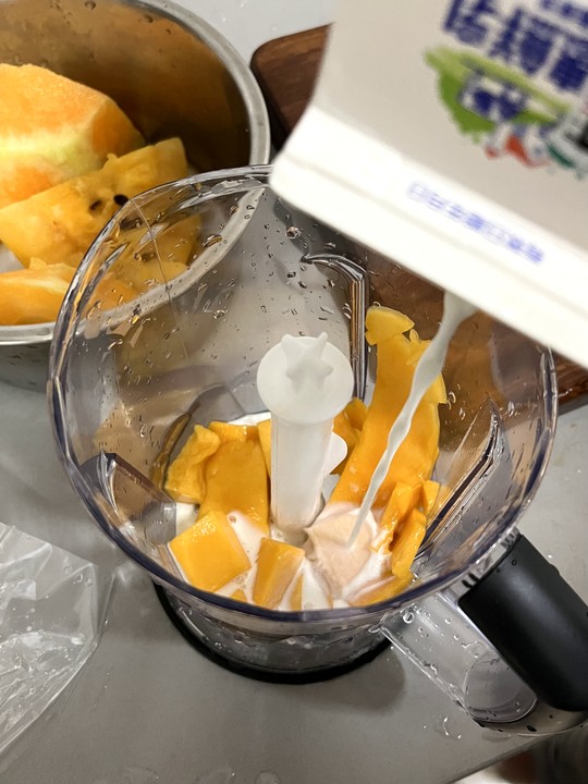 [分享] 百靈家用攪拌器，製作水果冰沙初體驗