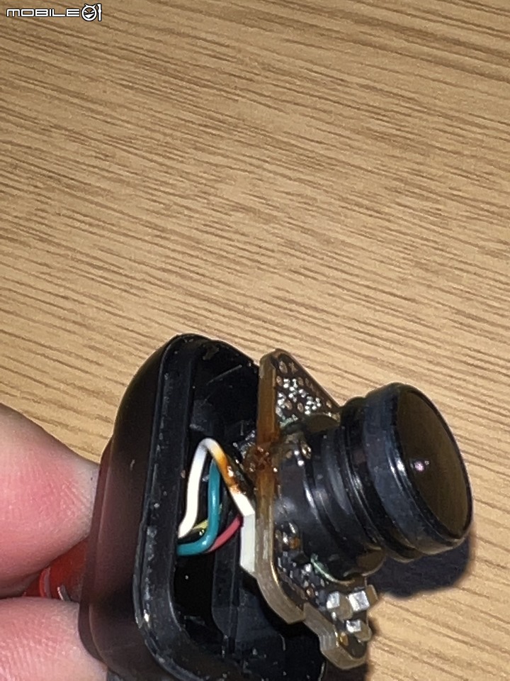 點我看大圖 Garmin GRVC35 無線倒車鏡頭滲水後修復心得分享