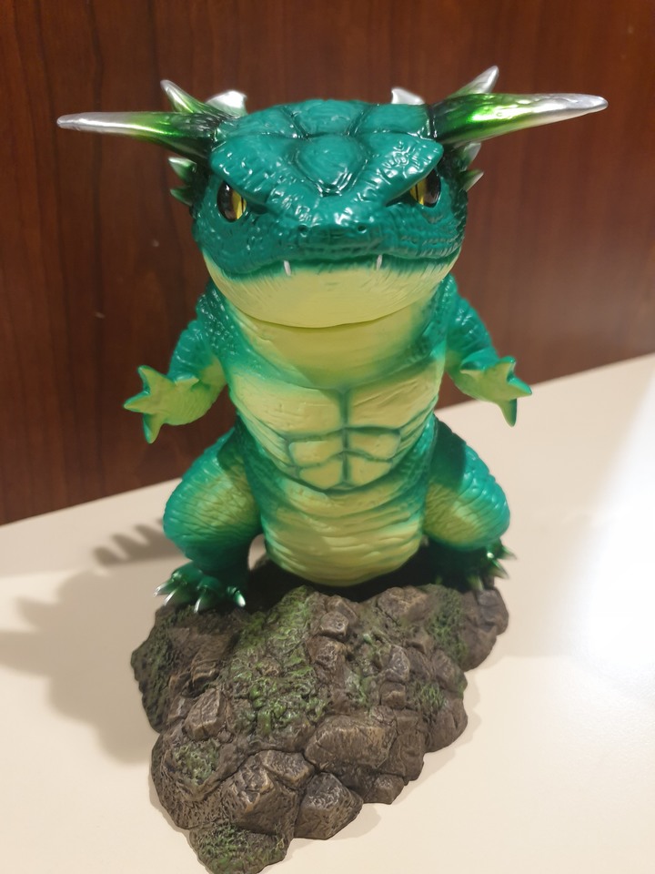 開箱!設計師玩具 台北國際玩具創作大展 TTF限定配色 IN TOY 蠑螈超獸 疾速VER+ 沼綠VER ^^